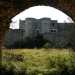 Un edificio che assomiglia a un castello e che al suo interno nasconde eleganti sale decorate con stucchi e affreschi. Parliamo dellantica  masseria Don Cataldo, situata nelle campagne di Adelfia